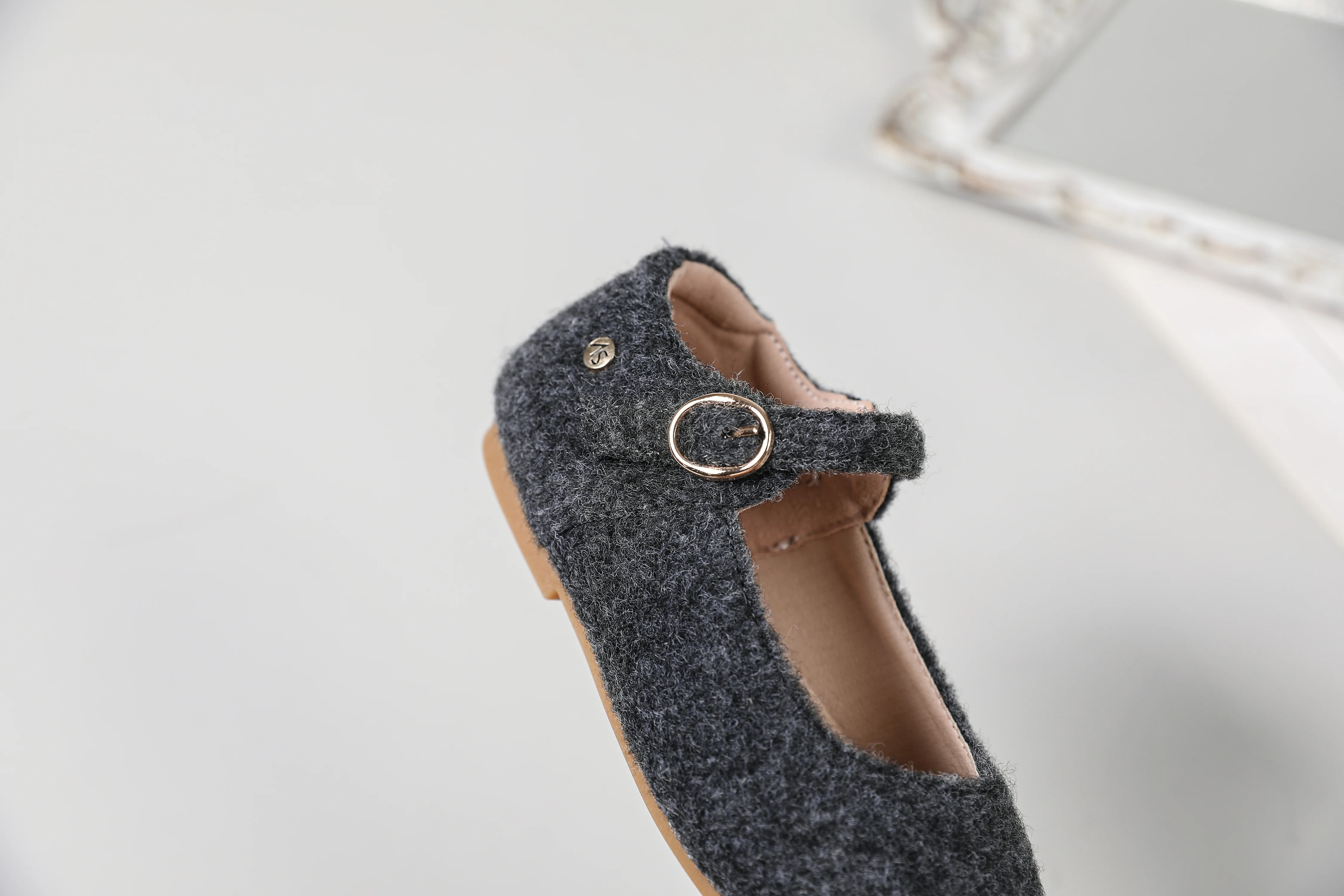 The Wool Shoes - Image 9