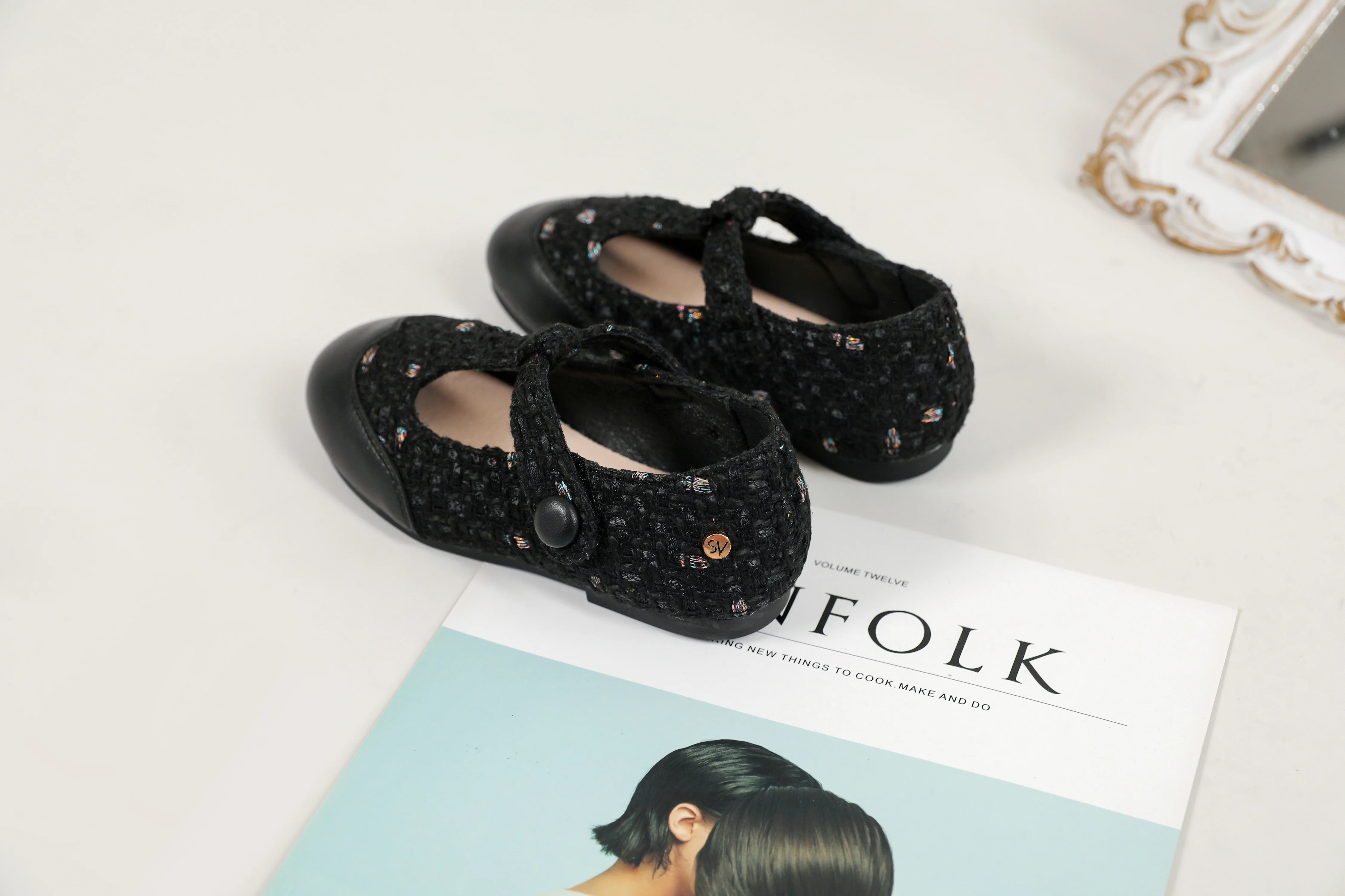 The Woven Shoes - Image 5